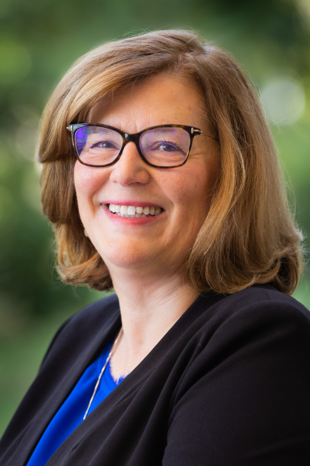 Portrait of Dr. Lori Bennett